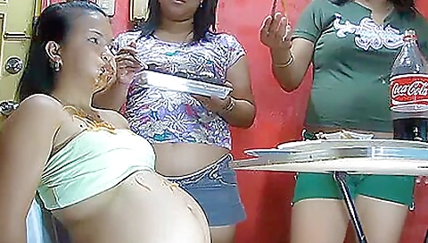 Savexy young girl with her pussy