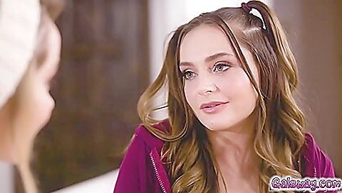 Sexy babe fucks with a hot body and wet pussy